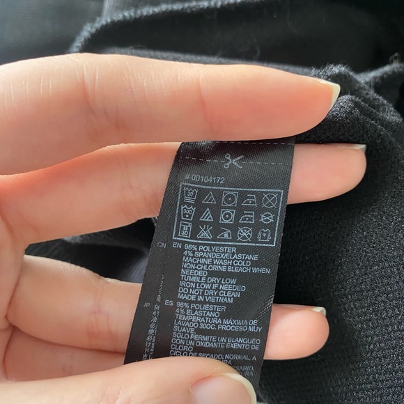 Forever 21 Straight Fit Mid Rise Mini Skirt Black EUC Small - Picture 4 of 7